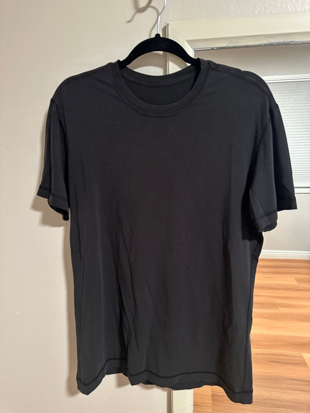 lululemon athletica Men's Black Short Sleeve Crew Tee - Classic Fit